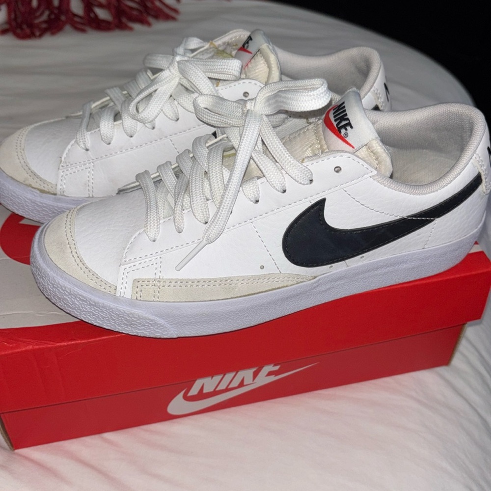 Nike blazers 77